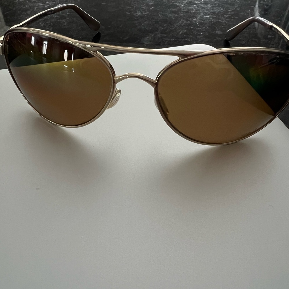 Women’s Oakley sunglasses very nice